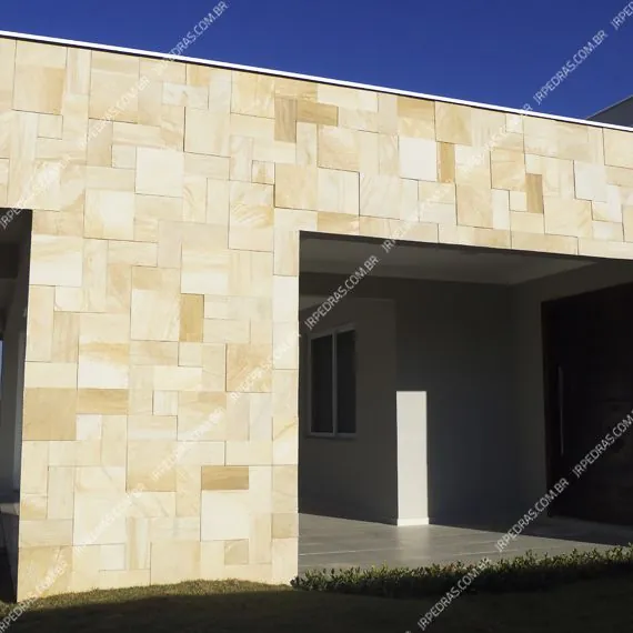 (1) mosaico-pedra-arenito-amarelo-parede