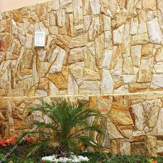 (15) caco-pedra-madeira-amarela-parede