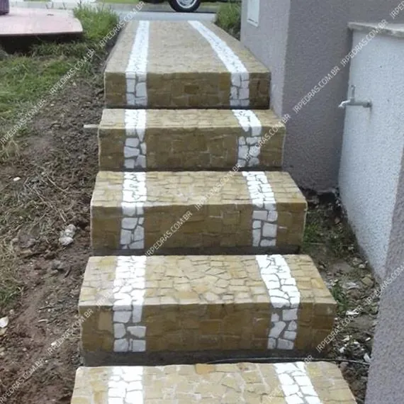 (3) escada-mosaico-portugues-branco-amarelo-escada